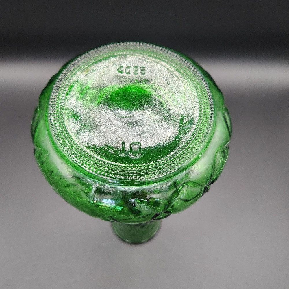 Vintage Emerald Green 4095 unmarked Hoosier Glass Bud Vase - Picture 6 of 6